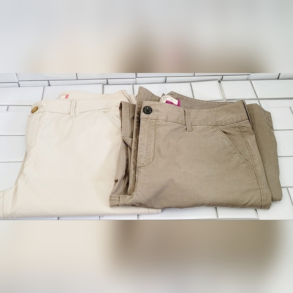 OLD NAVY Chino Khaki Ladies Lot of Two Wide Leg Pants Mid Rise Dark Tan Olive an - Picture 1 of 10